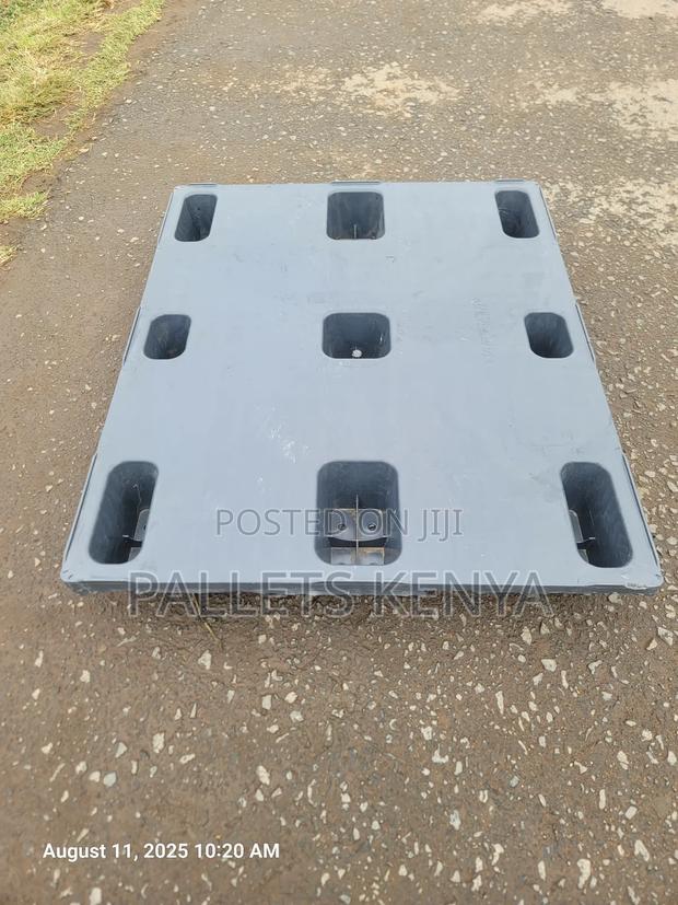 Flat Plastic Pallets- Standard 120x100cms - main view