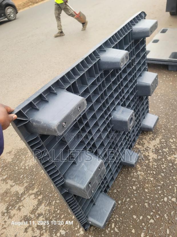Flat Plastic Pallets- Standard 120x100cms - thumbnail 2