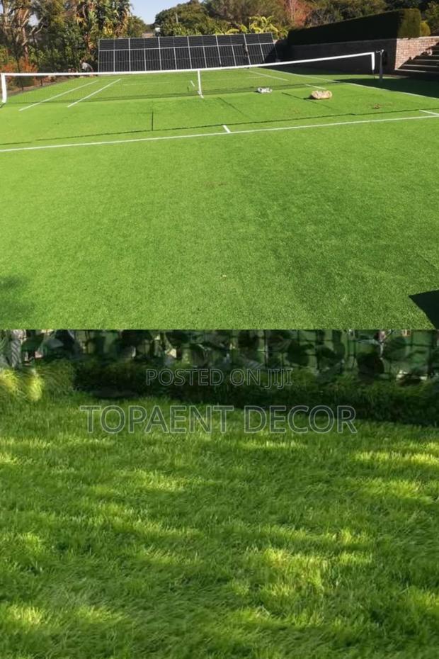 Green All Year Zero Maintenance Football Field Grass