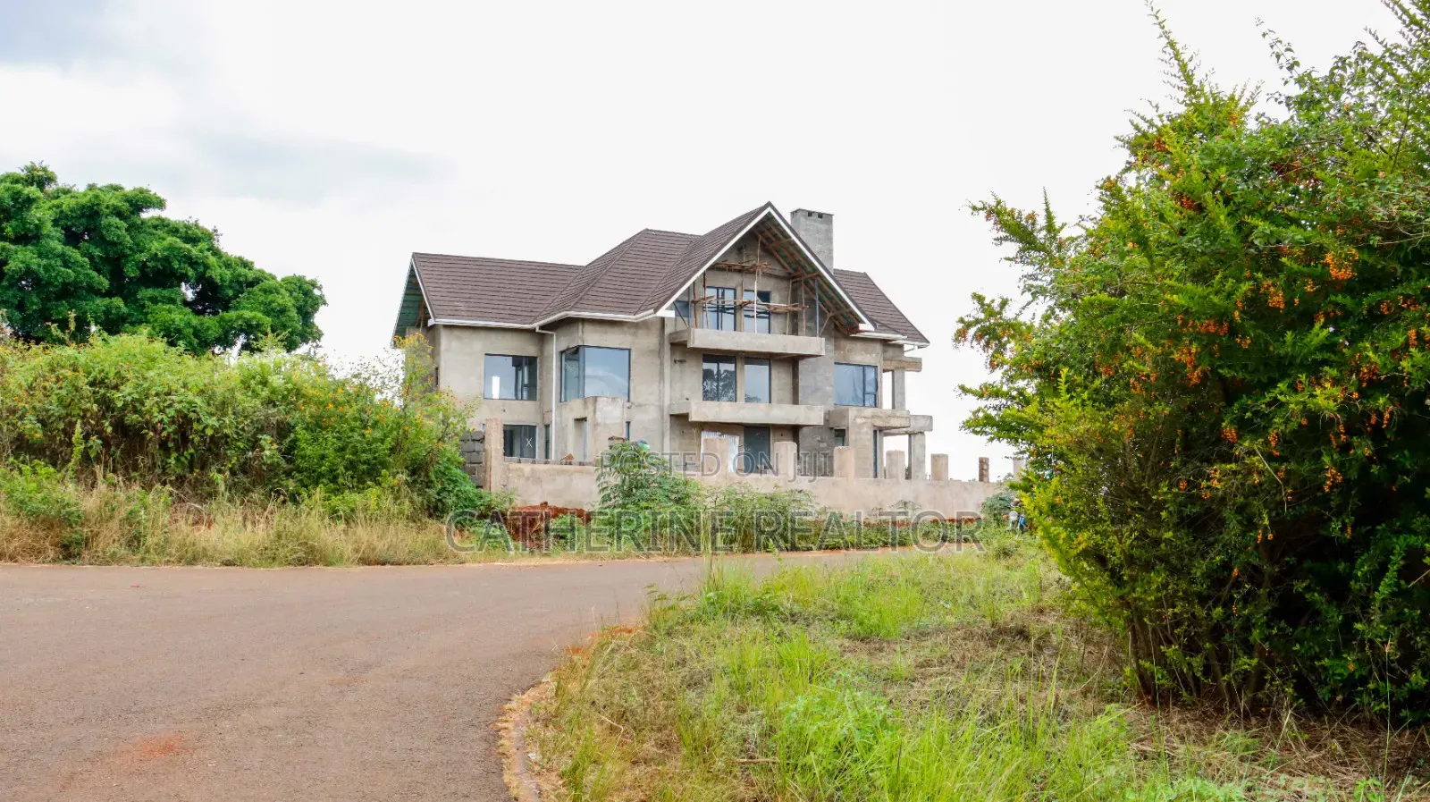 1/4 and 1/2 Acre Plots Thikagreensgolfestate