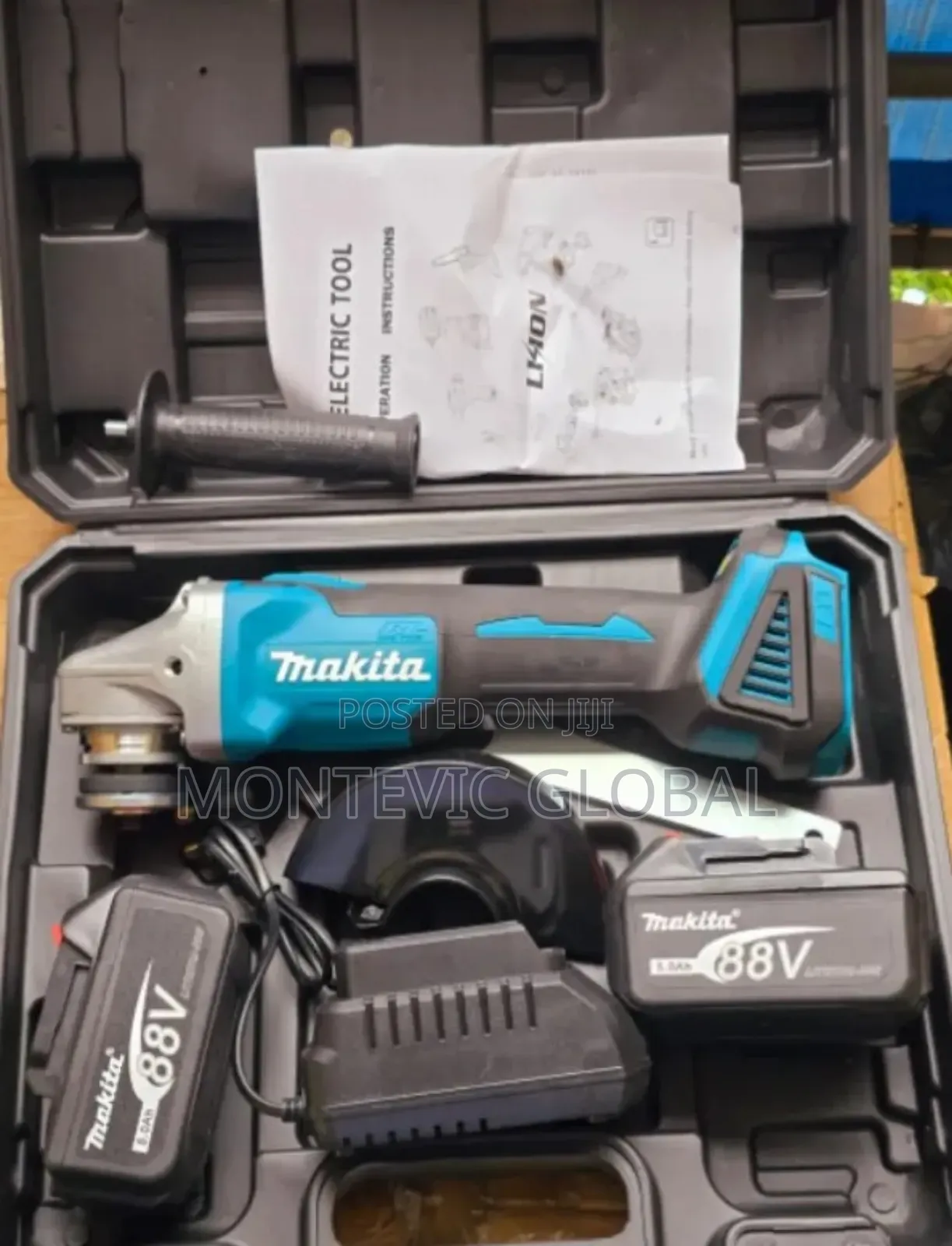Makita Cordless Grinder With 2batteries and Charger