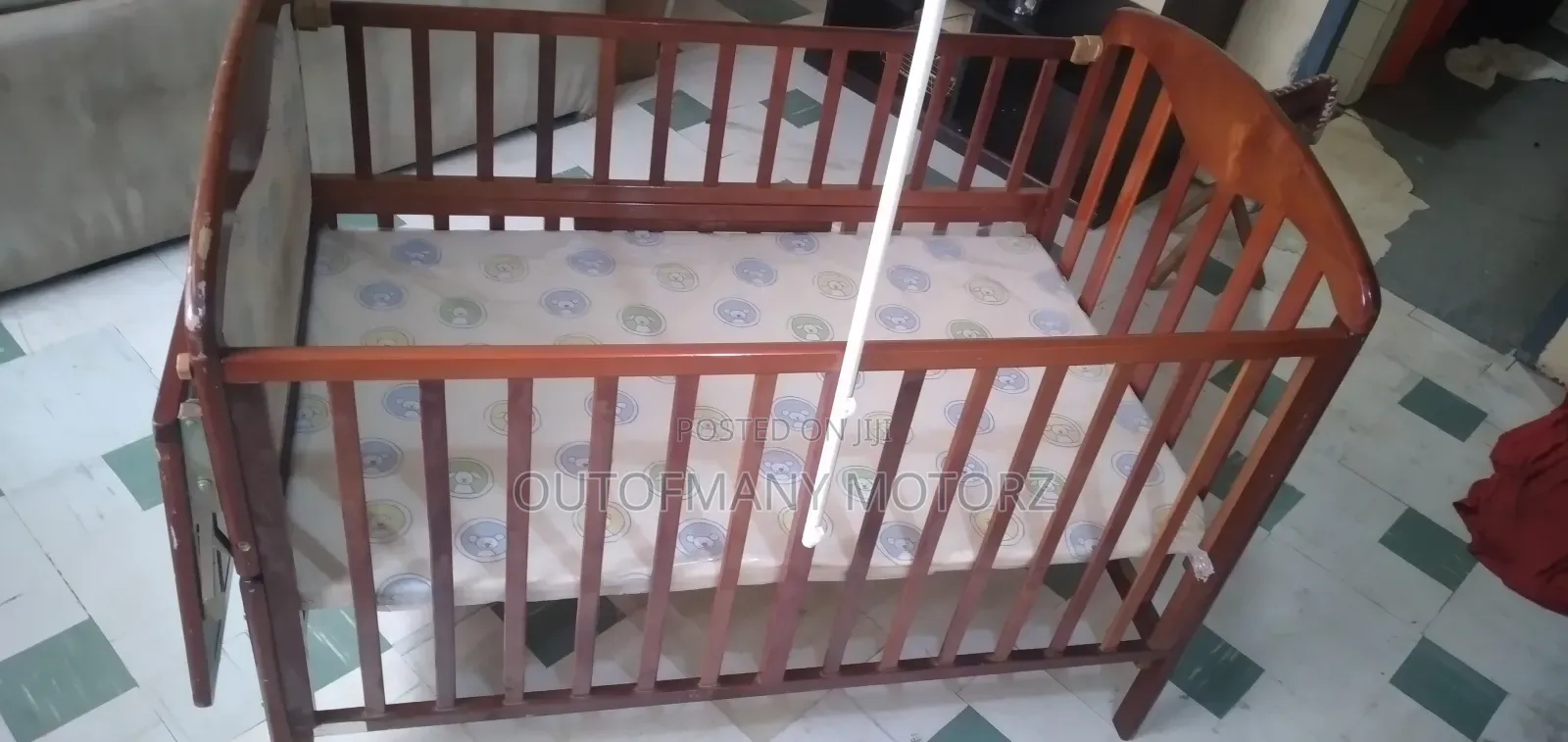 Baby Crib/Bed