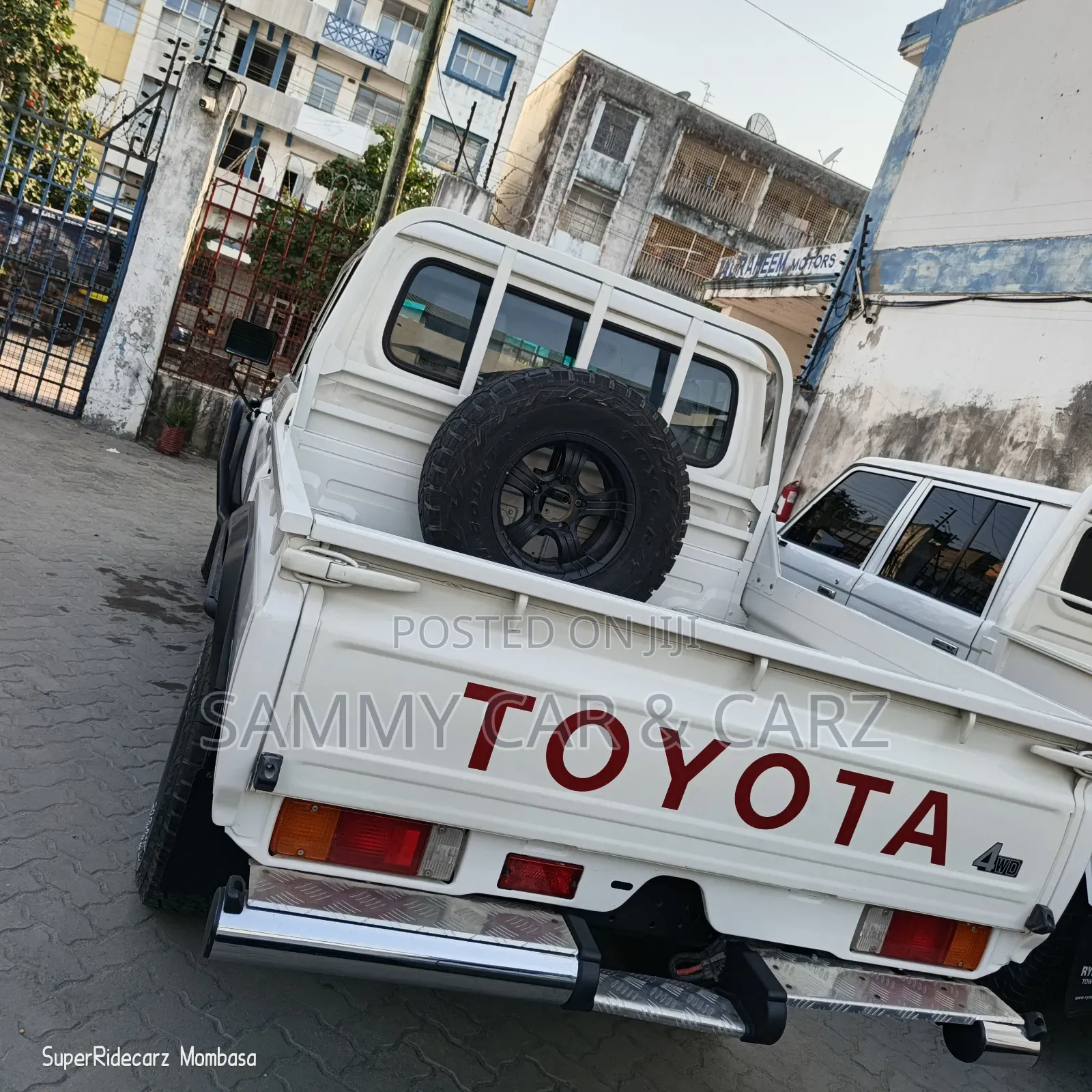 Toyota Land Cruiser 2019 White
