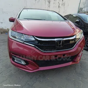 Honda Fit 2018 Maroon