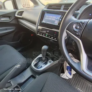 Honda Fit 2018 Maroon