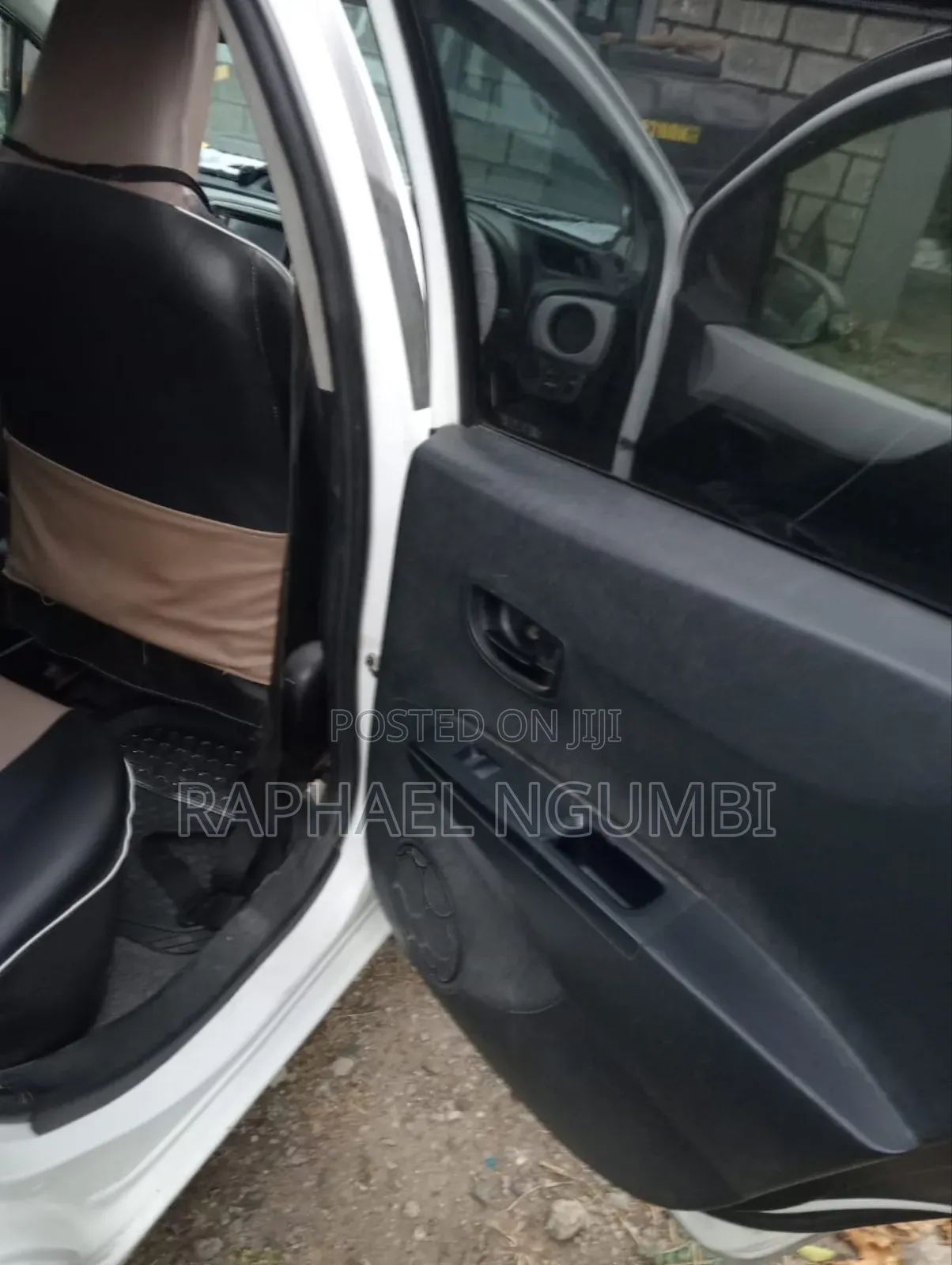 Toyota Vitz 2012 White