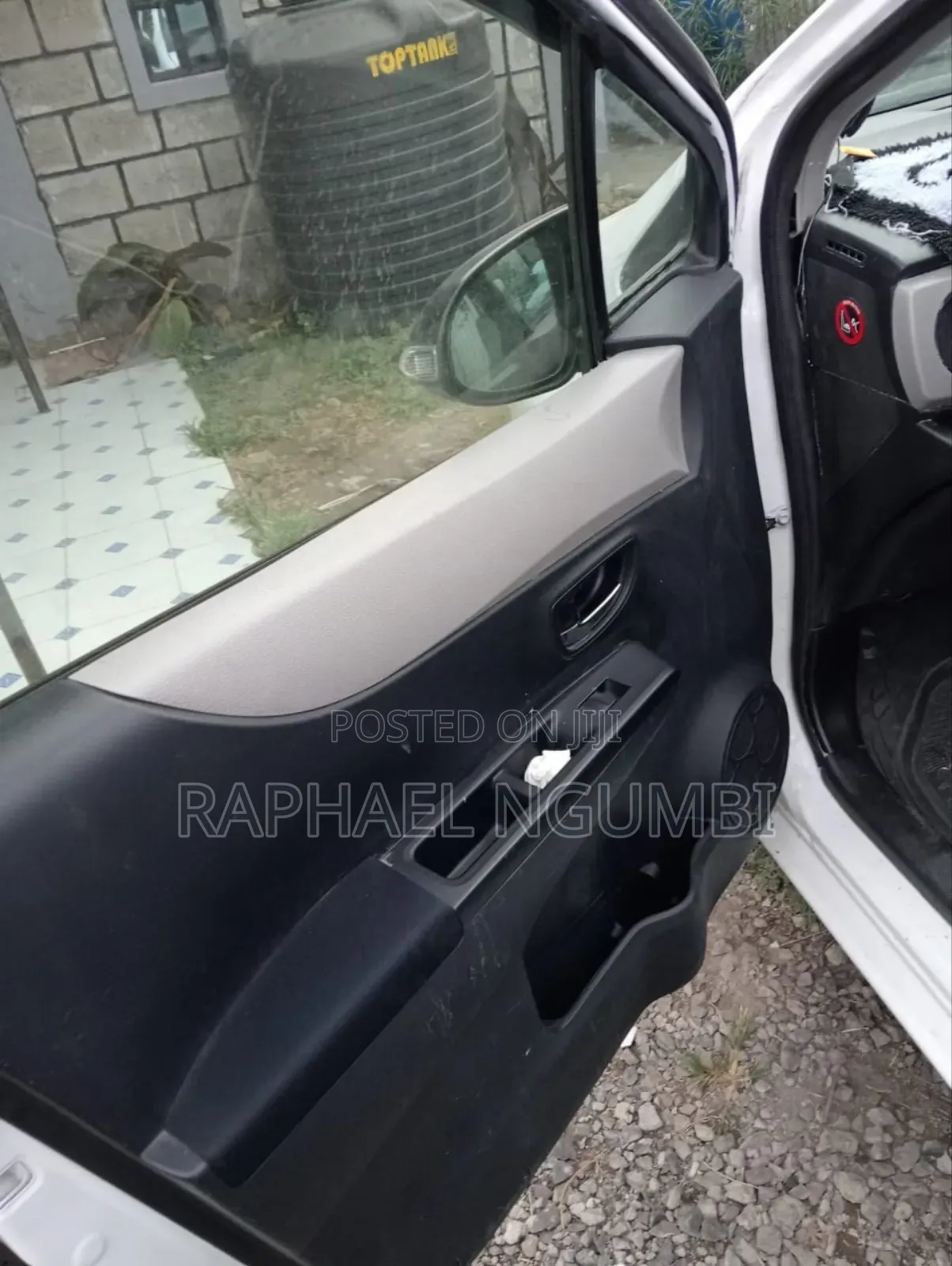 Toyota Vitz 2012 White