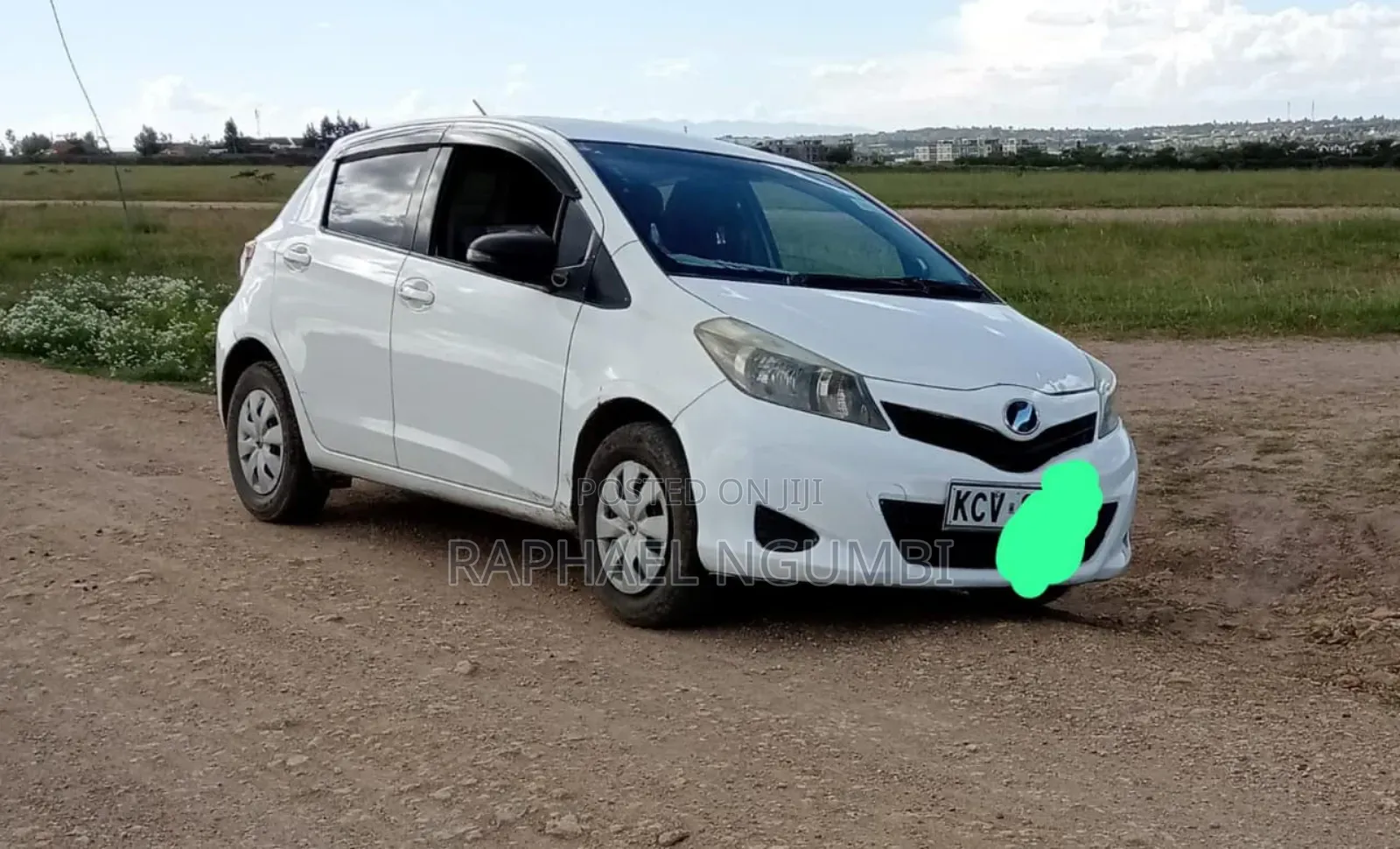 Toyota Vitz 2012 White