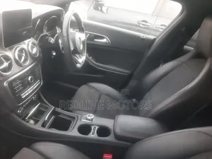 Mercedes-Benz CLA-Class CLA 180 Sedan 2018 Silver