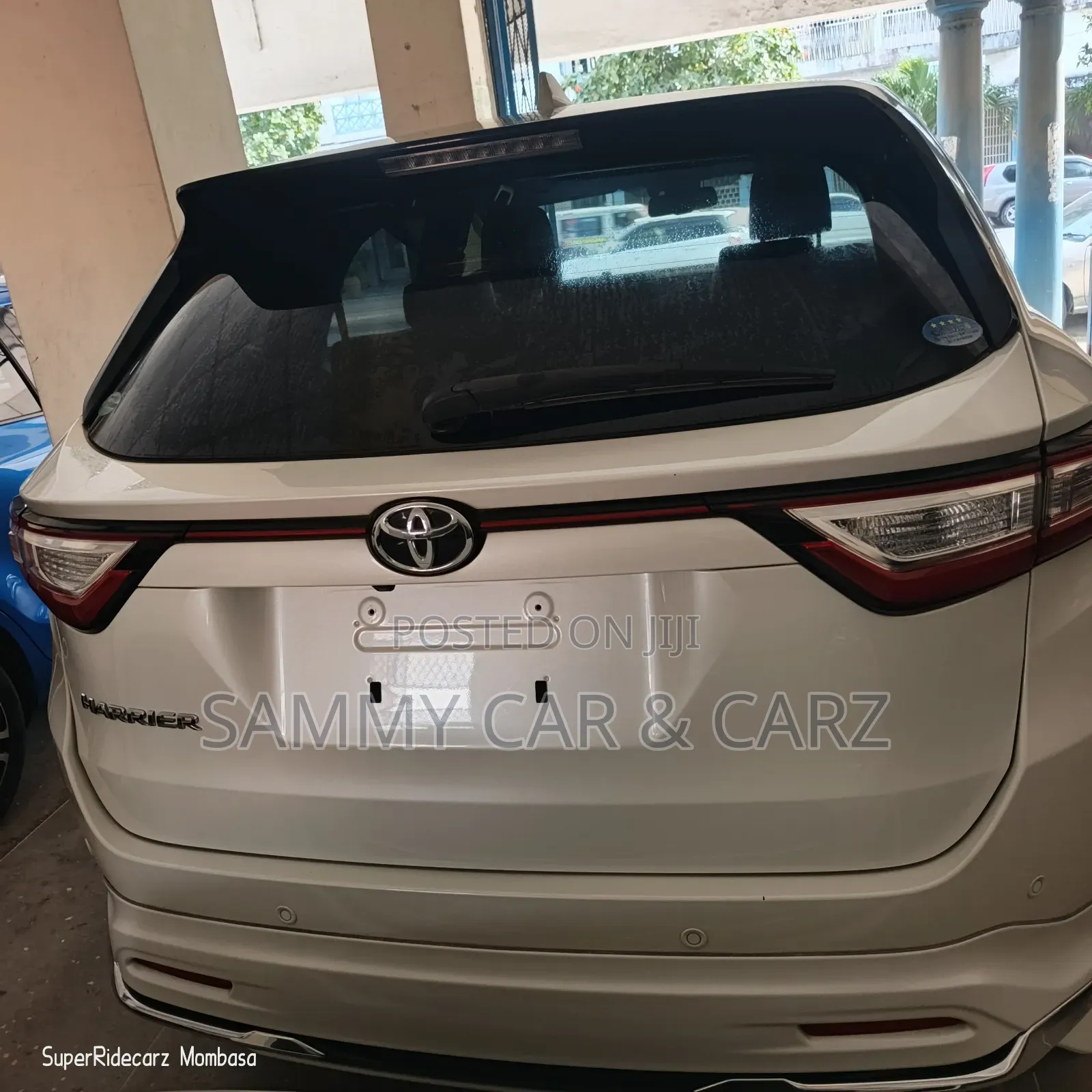 Toyota Harrier 2.0 4WD 2018 White