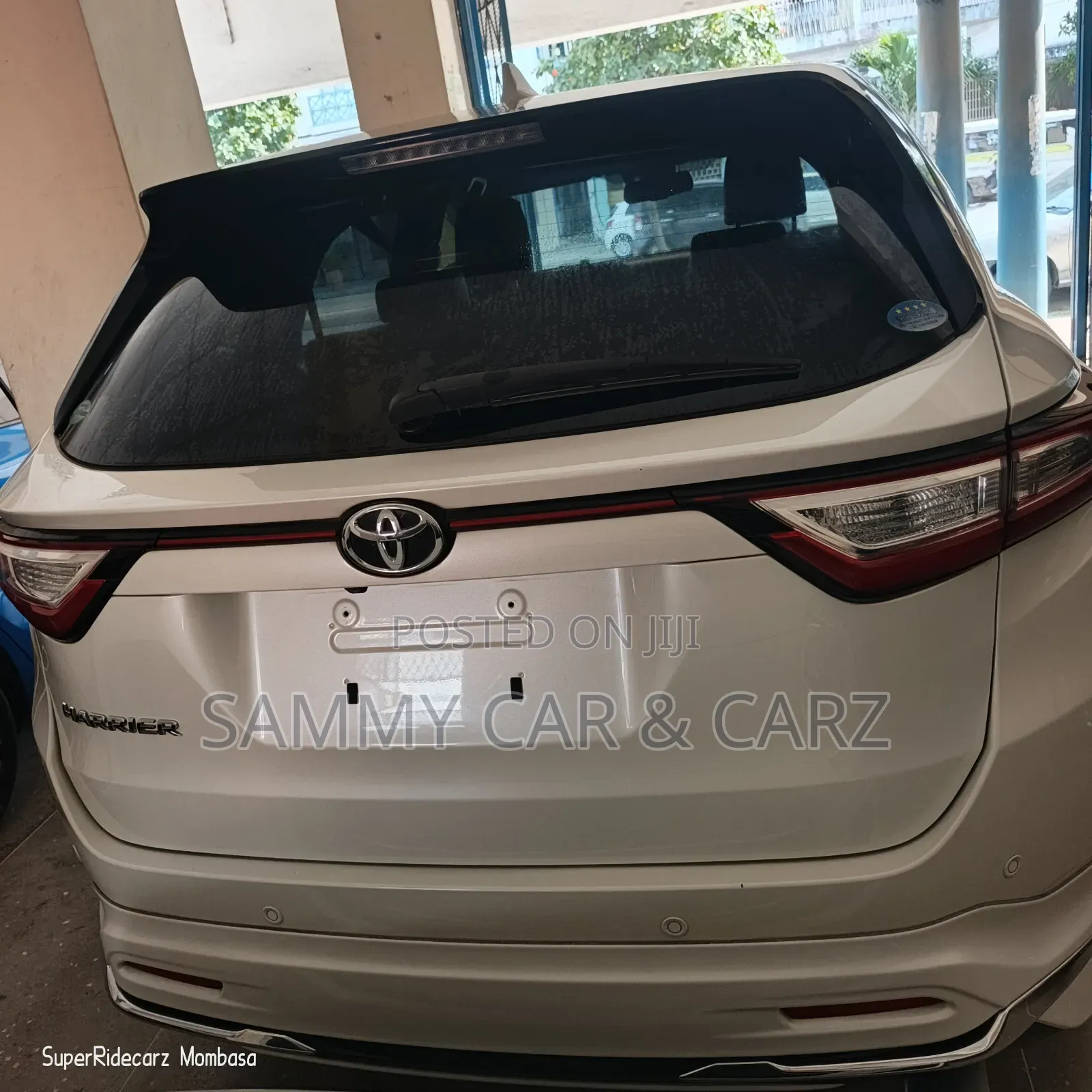 Toyota Harrier 2.0 4WD 2018 White