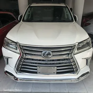 Lexus LX 570 AWD 2017 White
