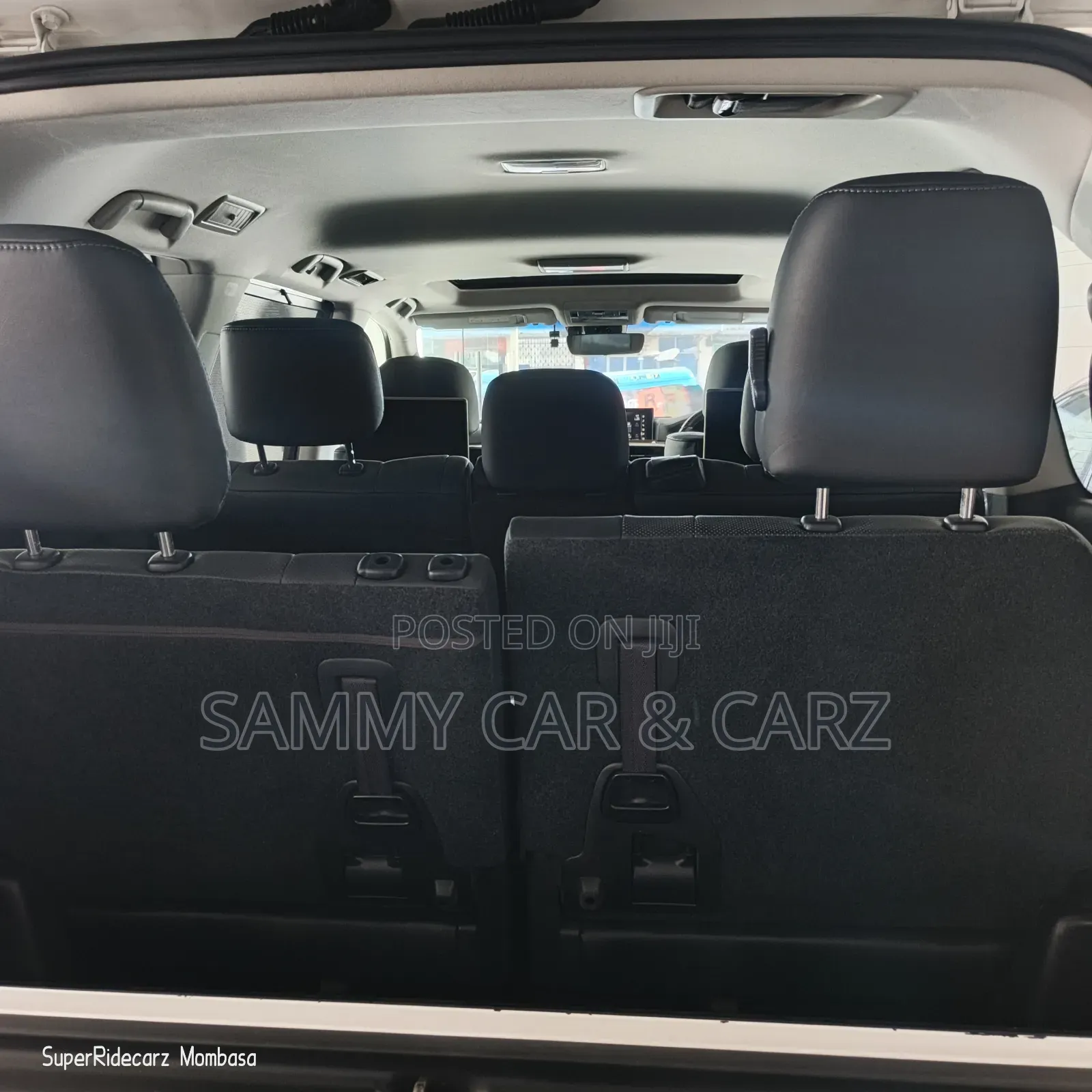 Lexus LX 570 AWD 2017 White