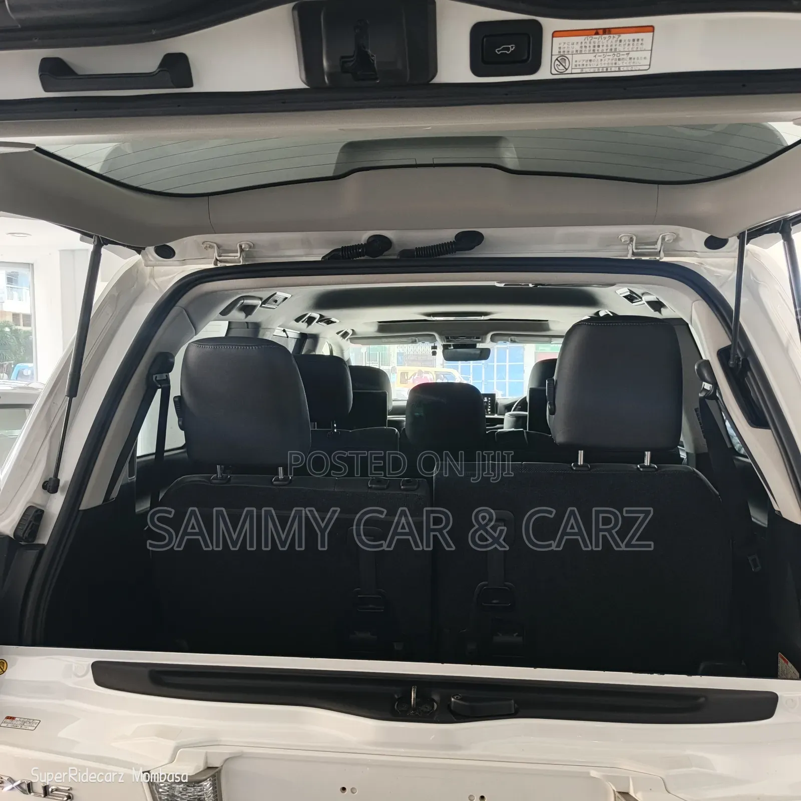 Lexus LX 570 AWD 2017 White