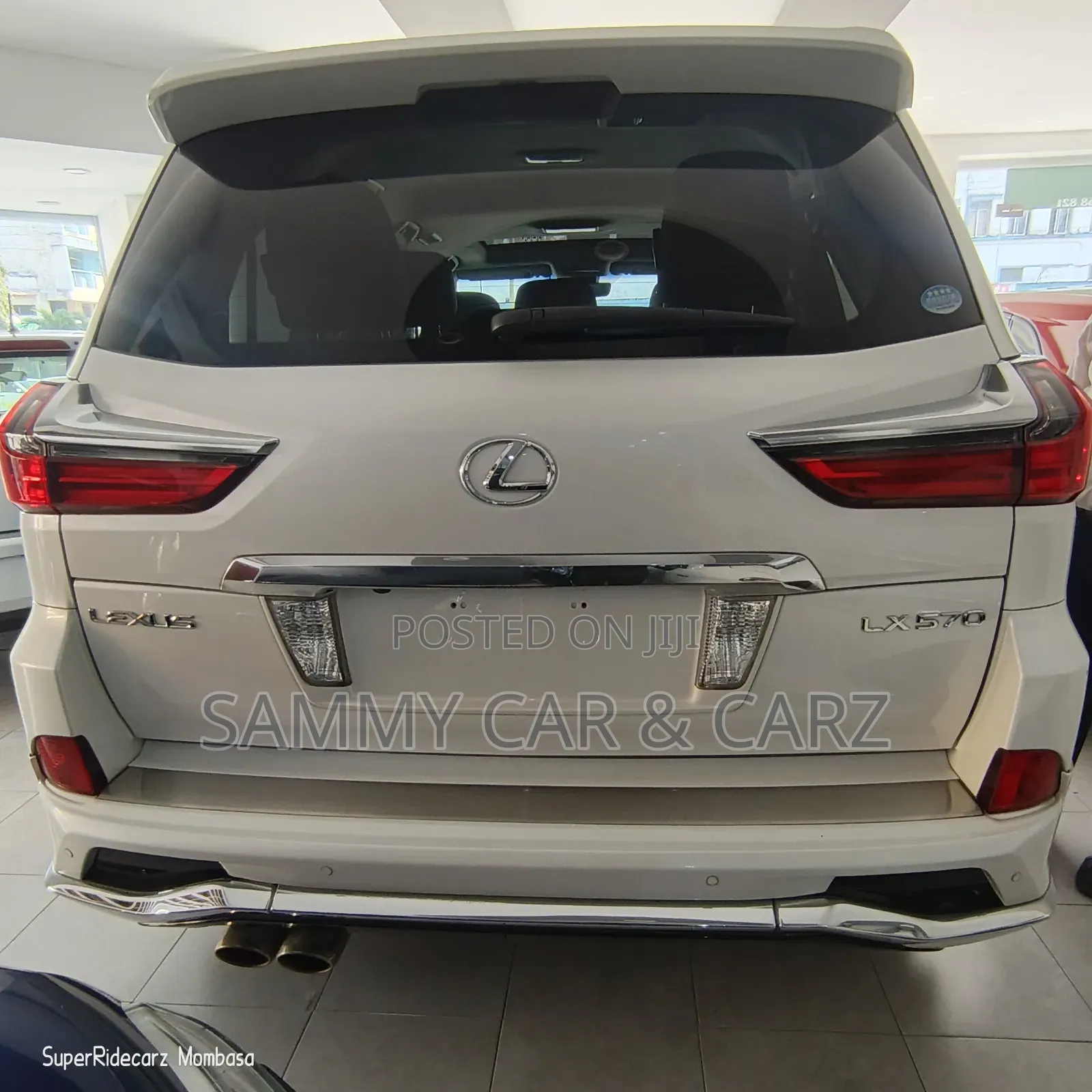 Lexus LX 570 AWD 2017 White