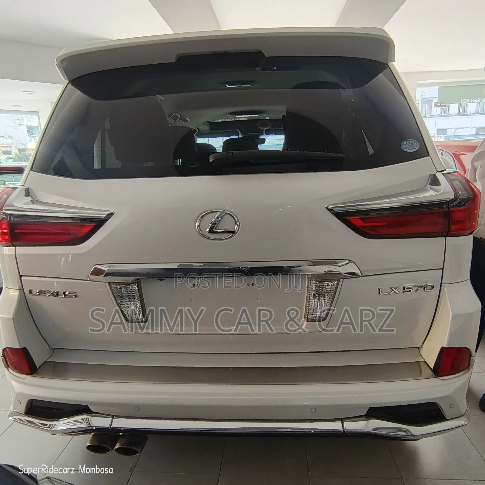 Lexus LX 570 AWD 2017 White