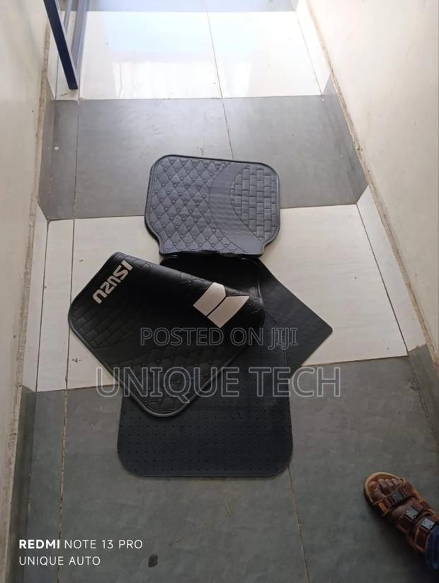 All-Weather Isuzu Rubber Mat for Car Floor Safety