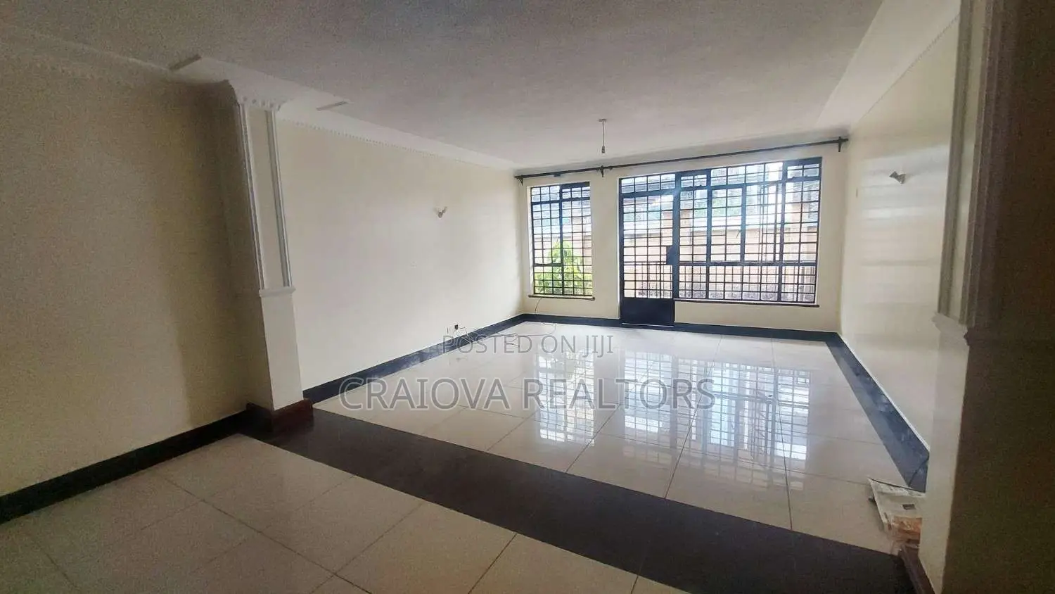 4bdrm Duplex in Valley Arcade for sale