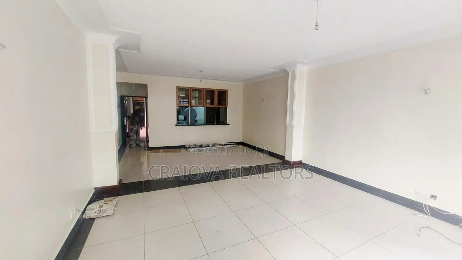 4bdrm Duplex in Valley Arcade for sale