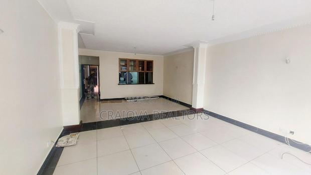 4bdrm Duplex in Valley Arcade for sale - thumbnail 9