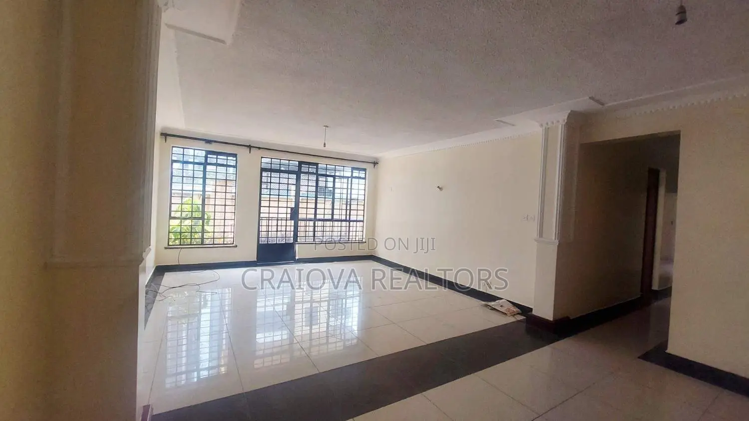 4bdrm Duplex in Valley Arcade for sale