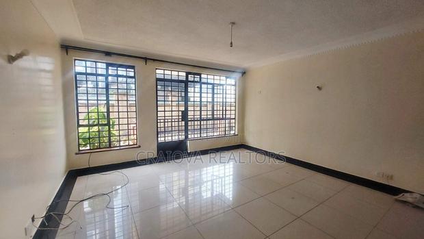 4bdrm Duplex in Valley Arcade for sale - thumbnail 11