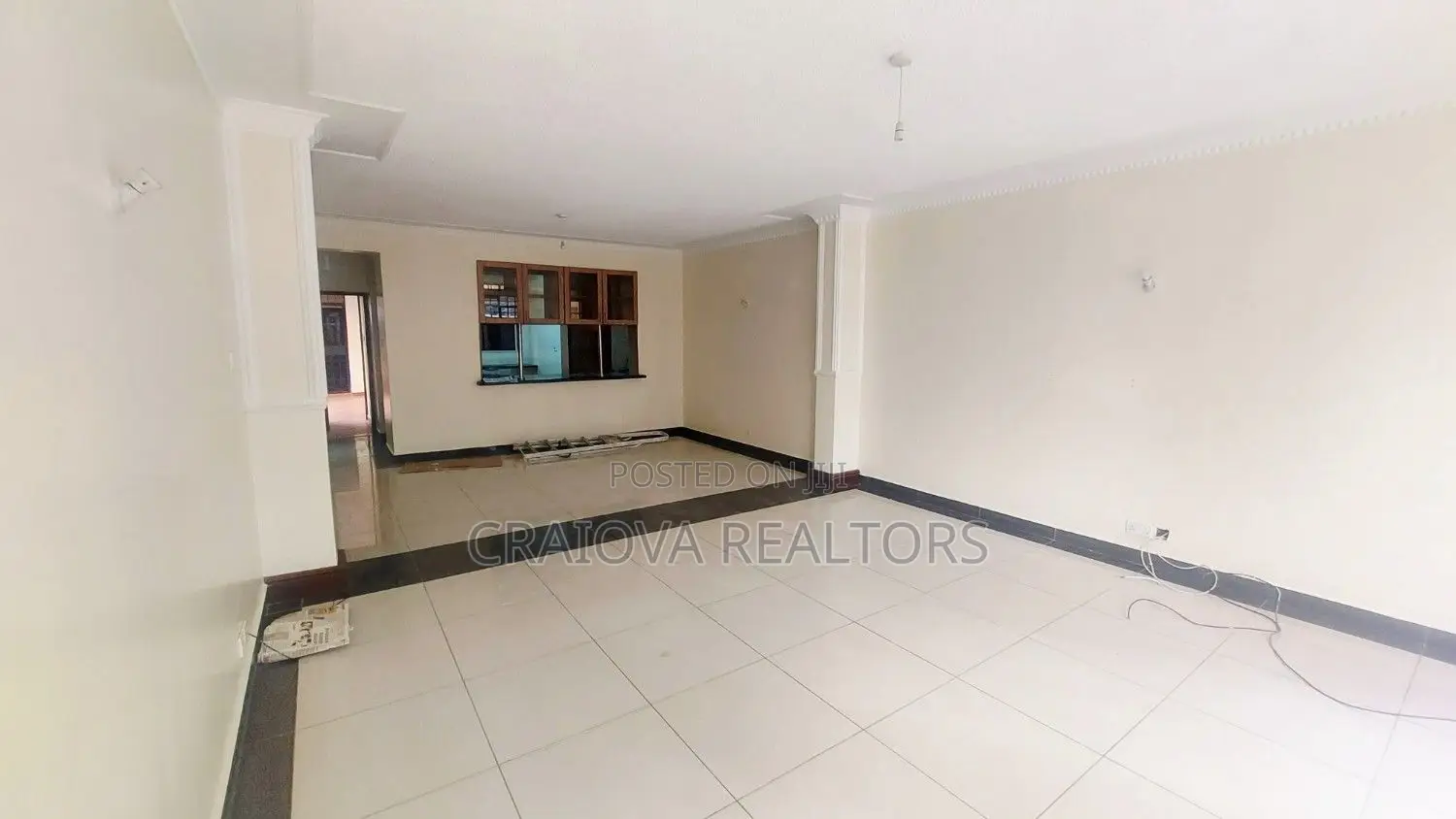 4bdrm Duplex in Valley Arcade for sale