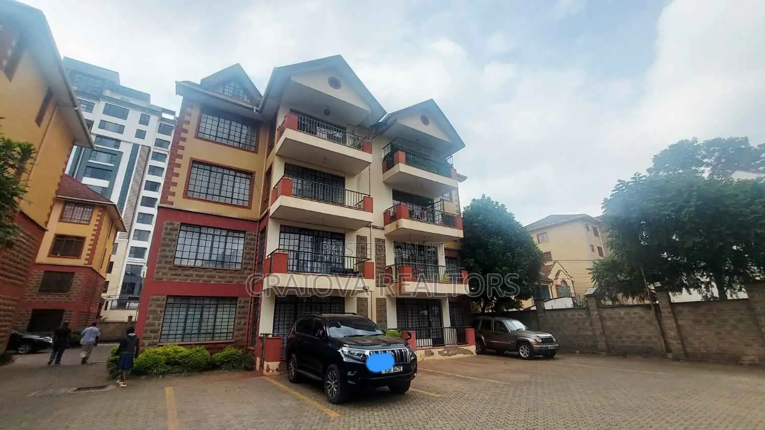 4bdrm Duplex in Valley Arcade for sale