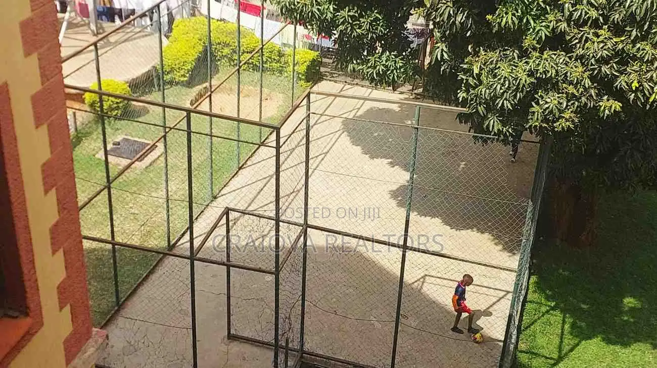 4bdrm Duplex in Valley Arcade for sale