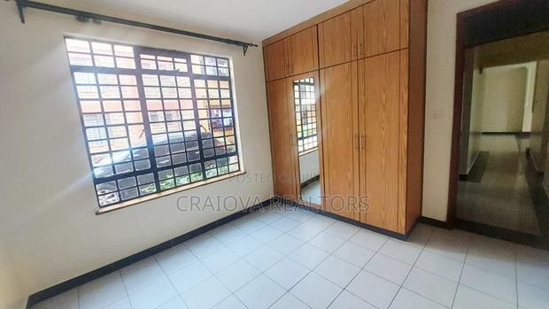 4bdrm Duplex in Valley Arcade for sale - thumbnail 14