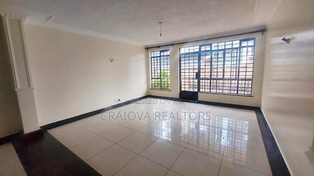 4bdrm Duplex in Valley Arcade for sale - thumbnail 16