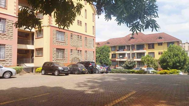 4bdrm Duplex in Valley Arcade for sale - thumbnail 15