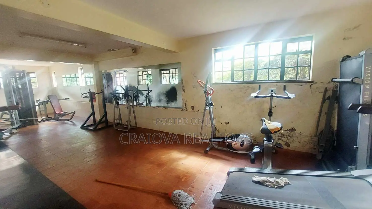 4bdrm Duplex in Valley Arcade for sale