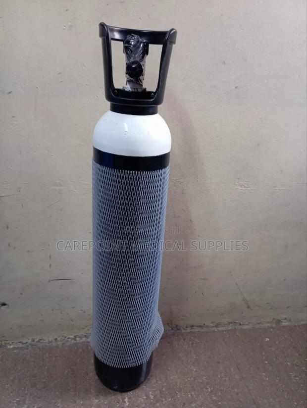 2.2 Oxygen Cylinder - main view