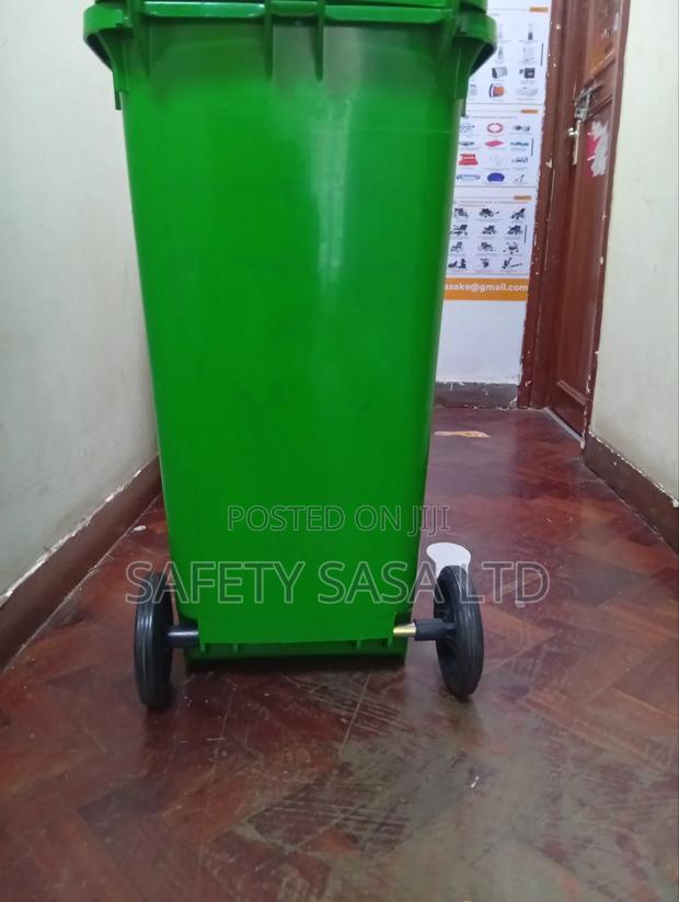 120l Two Wheels Waste Bin / Dustbin - thumbnail 4