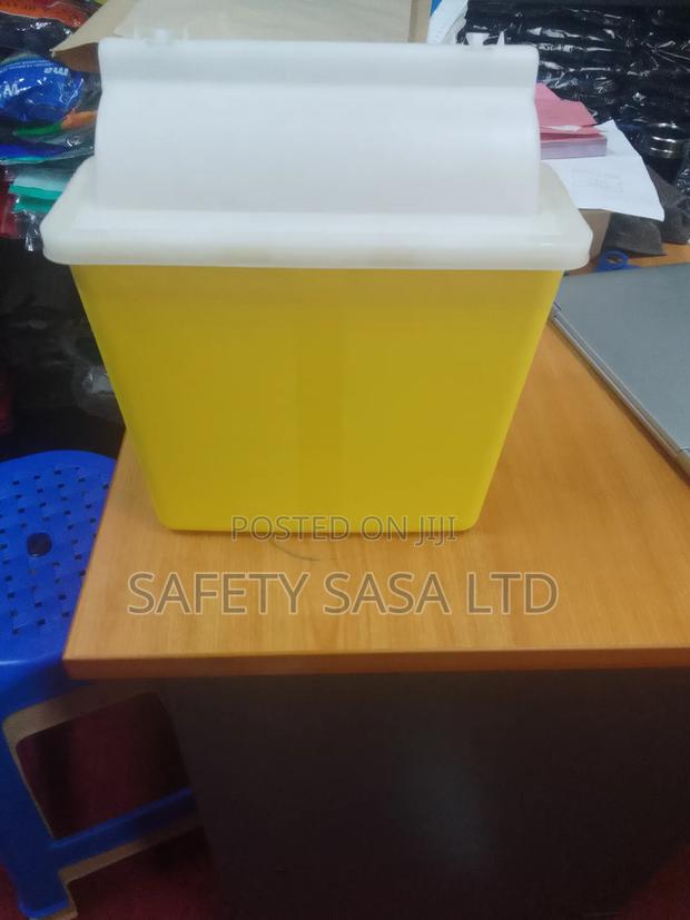 Disposable Sharps Container -biohazard Waste - thumbnail 4