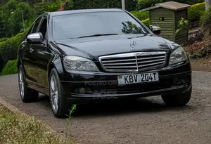 Mercedes-Benz C200 2012 Black