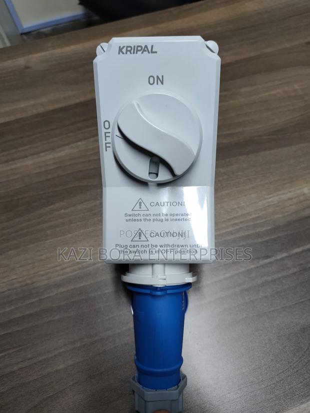 32a 3-Pin Interlocked Industrial Sockets - main view