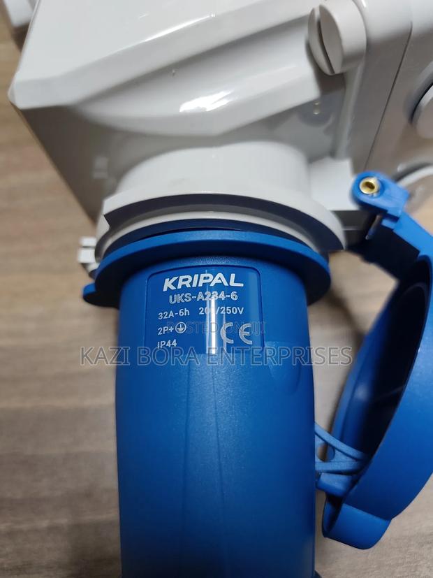 32a 3-Pin Interlocked Industrial Sockets - thumbnail 4