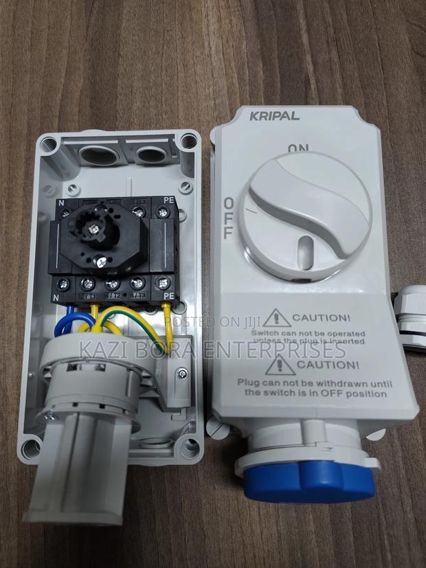 32a 3-Pin Interlocked Industrial Sockets - thumbnail 7