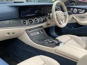 Mercedes-Benz E200 2018 Blue