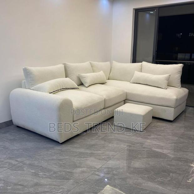 Well-Build 6 Seater L Sofa Set With a Puff