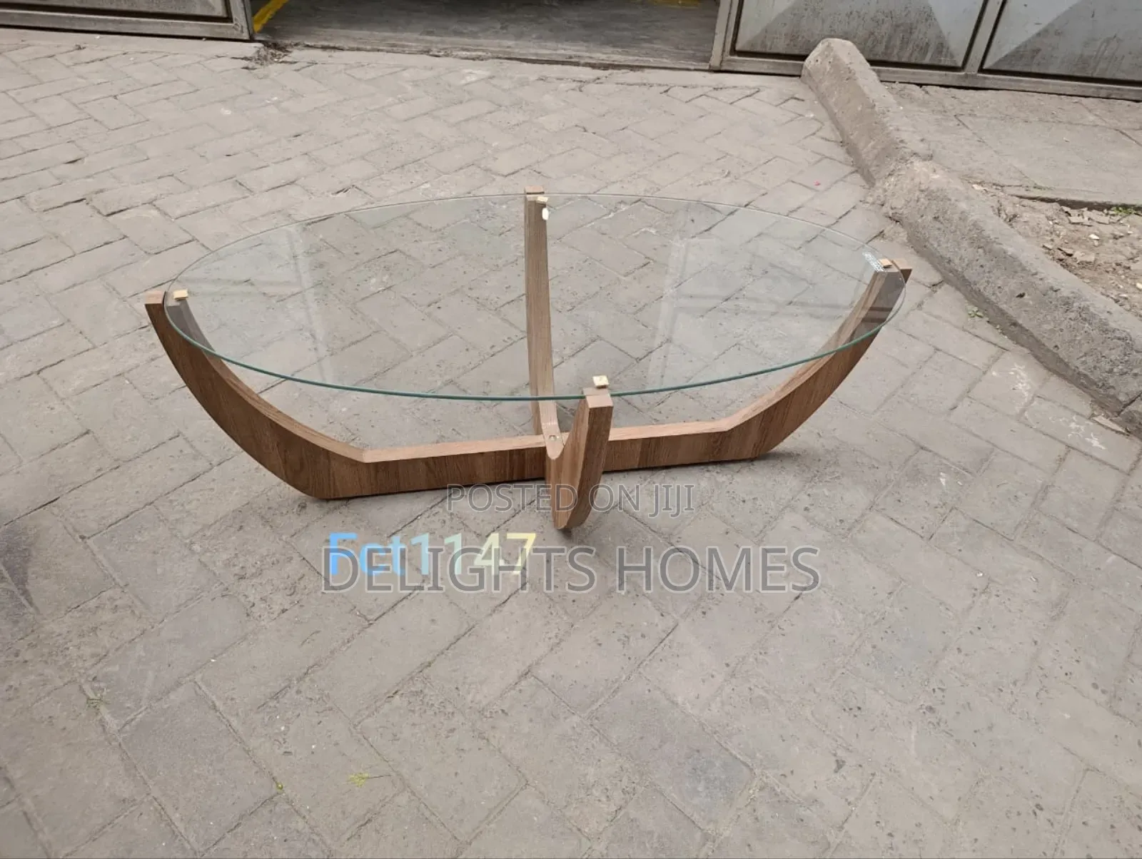 Round Glassy Table
