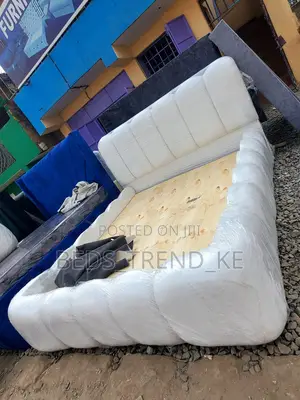 Stunning White Bubble Bed 5 by 6 Ft
