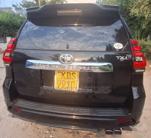 Toyota Land Cruiser Prado 2018 Black