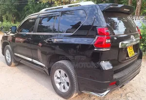 Toyota Land Cruiser Prado 2018 Black