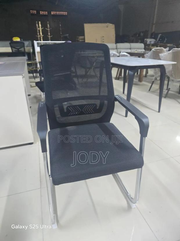 Comfortable Reception Office Chair – Stylish Durable - main view