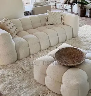 3 Seater Quality Bubble Couch With Matching Puff