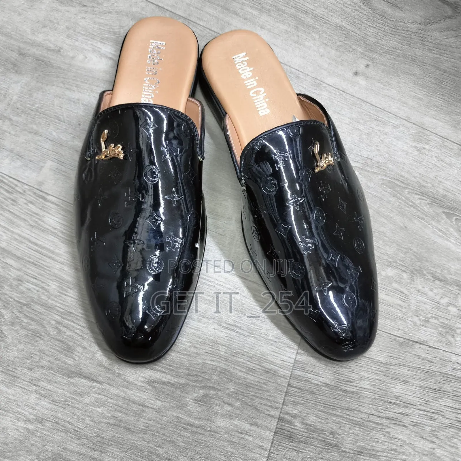 Mules Restocked At Affordable Price
40-45 
0