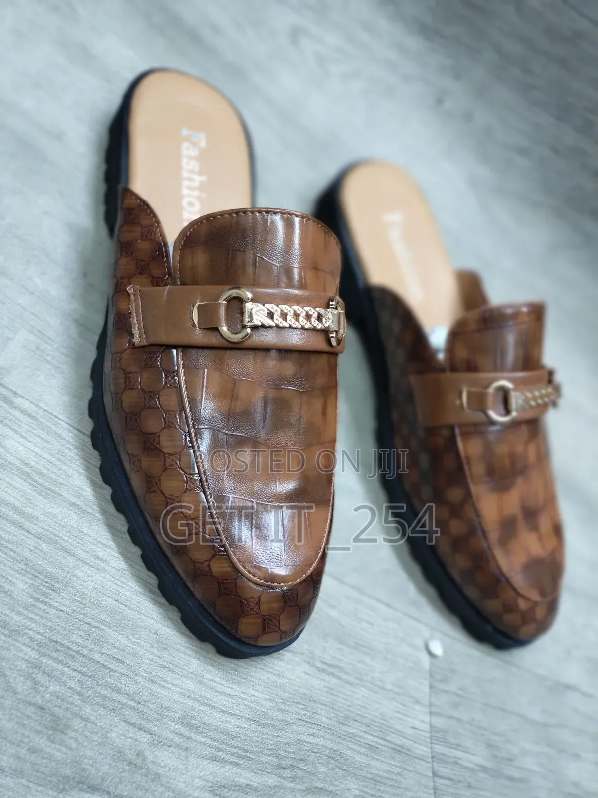 Mules Restocked At Affordable Price
40-45 
0